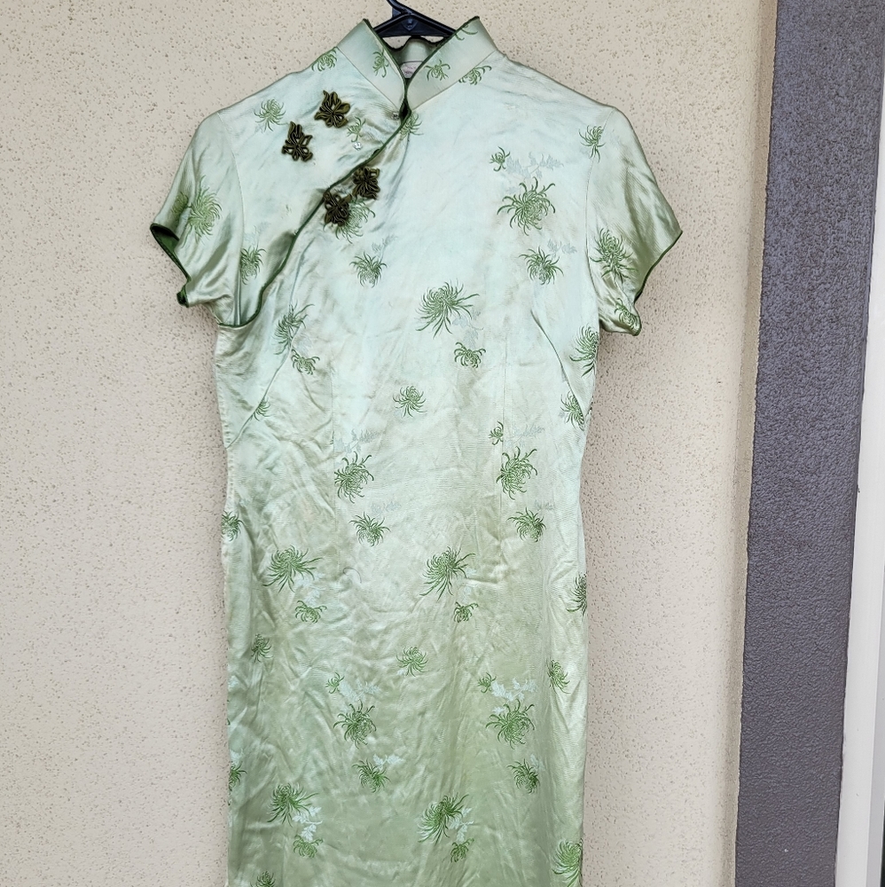 Chinese traditional dress